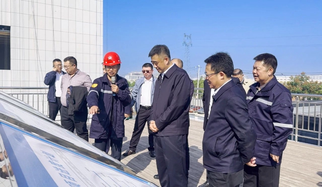 黑龍江省供銷(xiāo)合作社理事會(huì)主任趙勵(lì)軍、倍豐集團(tuán)董事長(zhǎng)徐陽(yáng)一行到訪宜化集團(tuán)